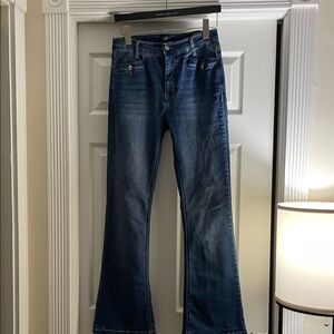Curve appeal stretch, boot cut jeans size 6/28. Super  comfy and stretchy.
